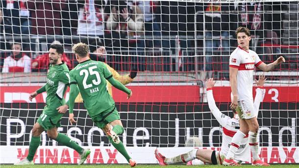 „Momentum“ weg: VfB patzt bei Jagd zurück in Königsklasse Nationalstürmer Tim Kleindienst (l) dreht nach seinem Siegtor jubelnd ab.