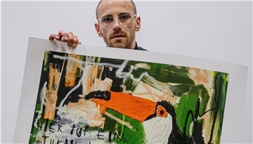 Neben 58 Gemälden bot Fynn Kliemann bei seinem zweiten digitalem Kunstverkauf auch diesen Kunstdruck an. Preis des Bildes "Tukan": 298 Euro. Auflage: bislang unbekannt.