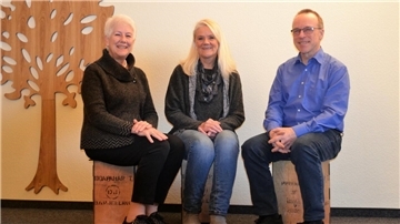 Neben der Wissensvermittlung ist der persönliche Austausch wichtig: Christa Baumann (von links), Andrea Neuhaus und Hans-Jürgen Wendelken.