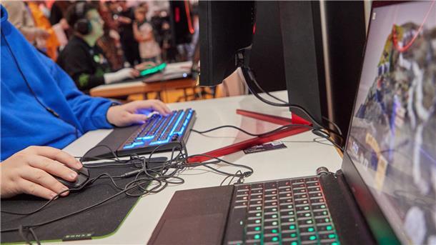Netzwerk-Partys und Gaming-Action bietet der e-Spiele-Verein Total verplant an den kommenden Wochenenden in Brake an.