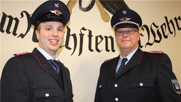 Neuer Ortsbrandmeister in Heise ist Timm Kless (links) und Jonas Köster (rechts) wurde zu seinem Stellvertreter gewählt.