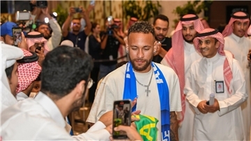 Neymar hat sein Comeback für Al-Hilal gefeiert.