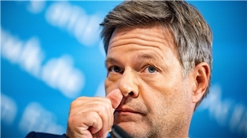 Nicht jede Preiserhöhung könne vermieden werden, warnt Wirtschaftsminister Habeck: „Auch nicht mit diesen gigantischen 200 Milliarden Euro.“