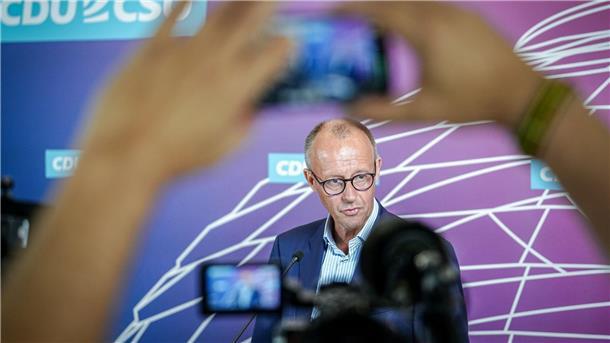 Kreuzberg-Spruch: Grüne werfen Merz „gefährlichen Weg“ vor „Nicht Kreuzberg ist Deutschland, Gillamoos ist Deutschland“: Friedrich Merz.