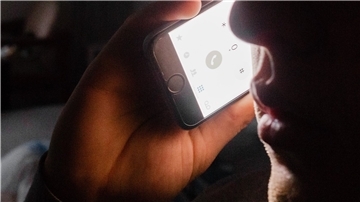 Nicht nur am Telefon kümmern sich die Ehrenamtlichen der Telefonseelsorge um die Menschen im Elbe-Weser-Raum, auch die Online- und Chatberatung wird stark nachgefragt, vor allem von jungen Menschen.