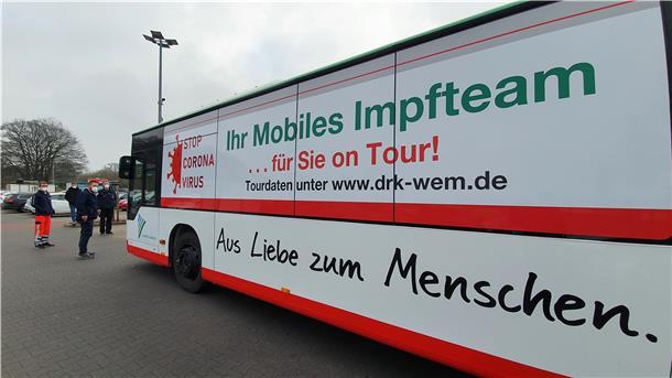 Ein Linienbus zum Impfzentrum umgebaut