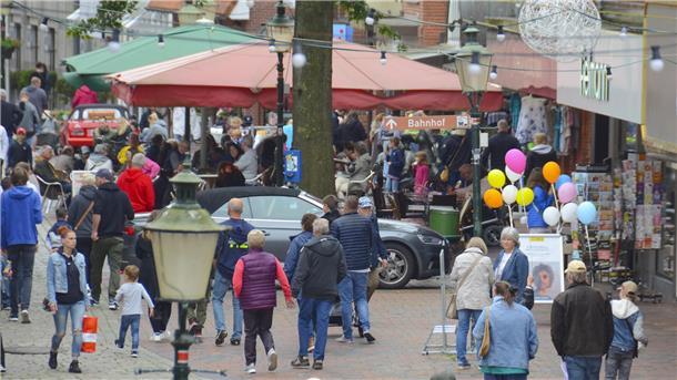 Nicht nur mit dem Besucherandrang beim Stadtfest waren die Veranstalter des Bremervörder City- und Stadtmarketingvereins (BCSM) sehr zufrieden. Das Konzept, ein „Fest für die ganze Familie“ auf die Beine zu stellen, sei aufgegangen, hieß es.