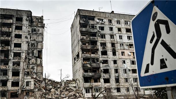IKRK: Schicksal von 23.000 Menschen in der Ukraine ungeklärt „Nicht zu wissen, was mit einem geliebten Menschen geschehen ist, ist unerträglich, und dies ist die tragische Realität für Zehntausende Familien, die in ständiger Angst leben“, teilte Dusan Vujasanin, der zuständige Leiter des IKRK-Suchdienstes, mit.
