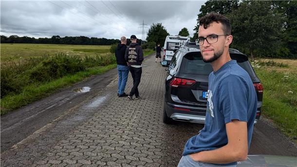 Nichts geht mehr, aber Kevin aus Bremerhaven ist nicht vom Verkehrschaos überrascht, nimmt die Situation gelassen.