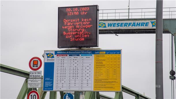 Unwetter an den Küsten (Update #27): Person auf Fehmarn von Baum erschlagen Nichts ging mehr am Vormittag an der Weserfähre