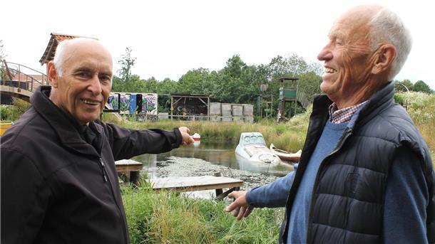 Senioren unternehmen eine Reise vom Elsdorfer Logistikpark ins Kliemannsland Die Senioren Uwe Stührmann (links) und Heinrich Fricke