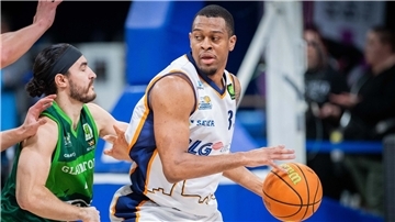 Nick Hornsby (rechts) wird in der kommenden ProA-Saison nicht für die Eisbären auflaufen.