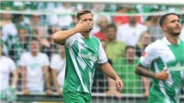 Fußball: Bundesliga, Werder Bremen - VfB Stuttgart, 2. Spieltag, wohninvest Weserstadion. Werders Niclas Füllkrug jubelt über sein Tor zum 1:0. 