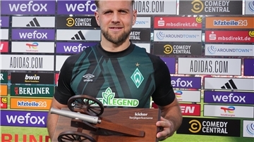 Niclas Füllkrug wurde mit der „Torjägerkanone" ausgezeichnet.