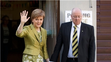 Nicola Sturgeon (l.) mit Ehemann Peter Murrell.