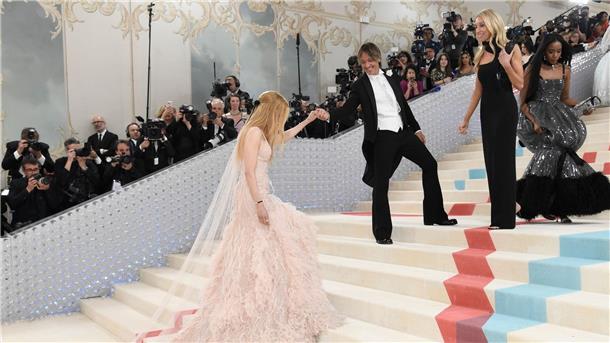 „Ikone“: Stars gedenken Karl Lagerfeld beim „Met Ball“ Nicole Kidman und Keith Urban bei der Eröffnung der Ausstellung „Karl Lagerfeld: A Line of Beauty“ im New Yorker Metropolitan Museum of Art.