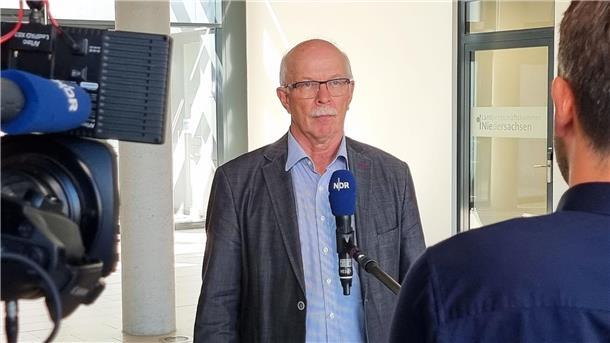 Verregnete Getreideernte - Mais und Zuckerrüben profitieren Niedersachsen Landwirtschaftskammer-Präsident Gerhard Schwetje spricht informiert über die Ernteergebnisse 2023.