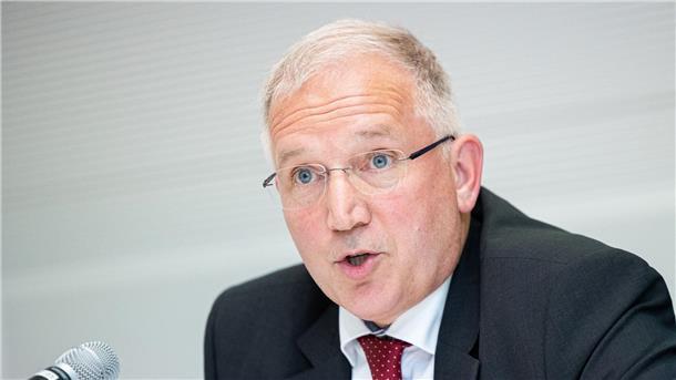Niedersachsens Verfassungsschutzpräsident Dirk Pejril sieht seine Behörde nach der Gesetzesänderung gestärkt. (Archivbild) 
