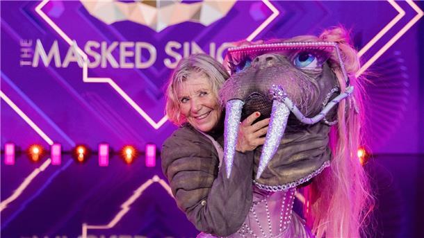 „Masked Singer“: Jutta Speidel ist das Walross Niemand hat mit ihr gerechnet: Schauspielerin Jutta Speidel mimte „Das Walross“.