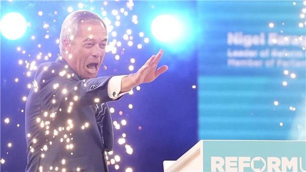 Regierungskrise in London: Starmers Vize tritt zurück Nigel Farage lässt sich nach dem Rayner-Rücktritt feiern.