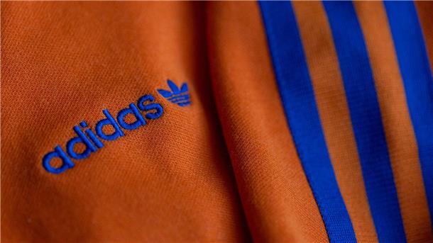 Streifen auf Nike-Sporthose verletzen Adidas-Markenrechte Nike darf in Deutschland eine bestimmte Sporthose wegen großer Ähnlichkeit mit dem Drei-Streifen-Design von Adidas nicht mehr anbieten.