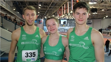 Die Leichtathleten Niklas Bent Raschen (von links), Hannah Pöhl und Lasse Daut.