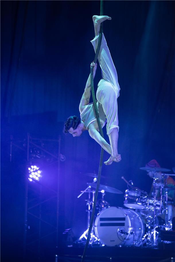Niklas Bothe beeindruckte mit Akrobatik am Aerial Rope. 