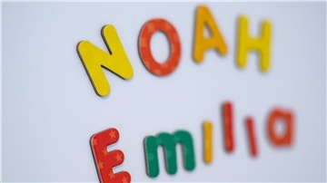 Noah und Emilia liegen im Namensranking 2022 vorn.