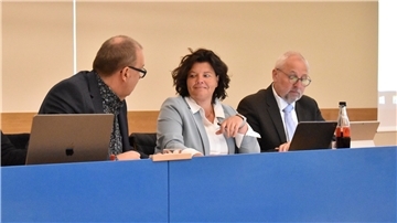 Thorsten Krüger, Stadträtin Gabi Kasten und Stadtrat Martin Döscher im Rat der Stadt Geestland