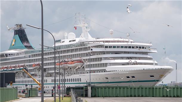 Noch immer ist die „Artania“ in Bremerhaven unter Quarantäne.