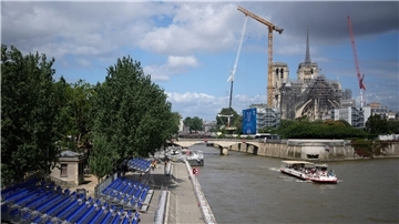 Noch ist die Wasserqualität der Seine für olympische Schwimmwettkämpfe nicht durchgängig ausreichend (Archivbild).