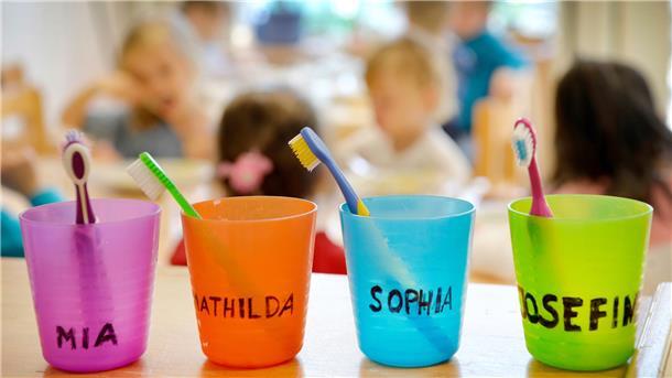 Noch zahlen die Eltern im Cuxland Gebühren für die Kitas – auch wenn die derzeit geschlossen sind. Im April sprechen die Bürgermeister darüber, ob die Gebühren für die Zeit der Schließung erlassen werden sollen.