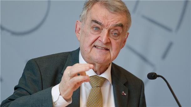 NRW drängt auf Löschplattform für Missbrauchsabbildungen NRW-Innenminister Herbert Reul (CDU) will gegen Missbrauchsabbildungen im Internet vorgehen. (Archivbild)