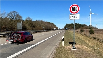 Zwischen Debstedt und Neuenwalde gilt auf einem 20 Kilometer langen in beide Richtungen nur noch Tempo 100. 