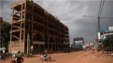 Nur wenige Menschen wagten sich am Freitag auf die normalerweise belebten Straßen von Burkina Fasos Hauptstadt Ouagadougou.