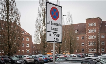 Sanierungsmaßnahmen führen zur Sperrung von Parkplätzen bis Mitte April Schild Parkplatz
