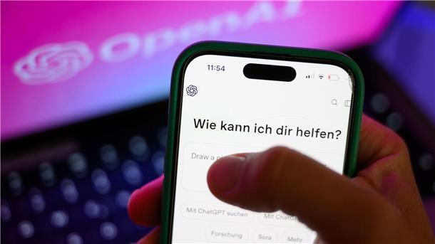US-Behörde startet Chatbot-Untersuchung Nutzer können Beziehungen zu KI-Chatbots aufbauen. (Archivbild)