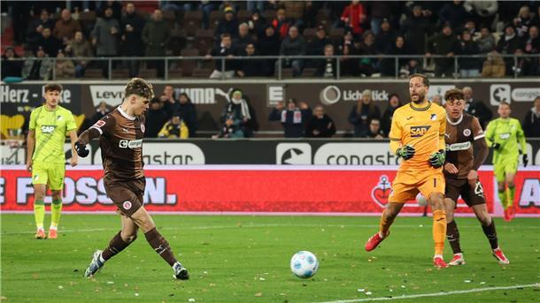 Nutzte Baumanns Fehler: FC St. Paulis Noah Weißhaupt.