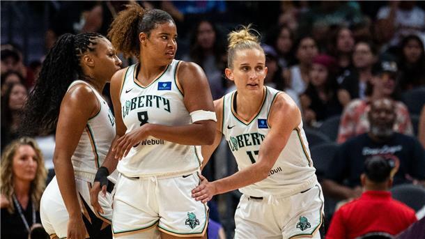 Fiebich und Sabally stark bei wichtigem Sieg für Liberty Nyara Sabally (links) und Leonie Fiebich haben sich mit den New York Liberty für die Playoffs das Heimrecht gesichert.