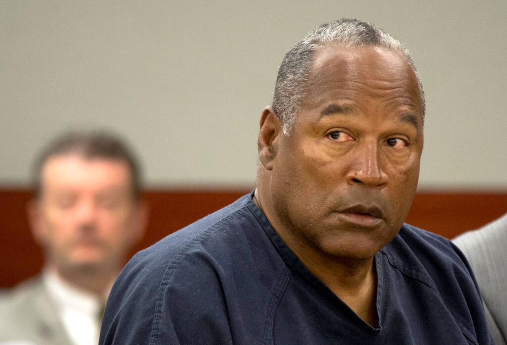 Ex-Footballstar O.J. Simpson gestorben O. J. Simpson wurde 1995 vom Mordverdacht an seiner Ex-Frau und deren Freund freigesprochen. Jetzt ist er tot.