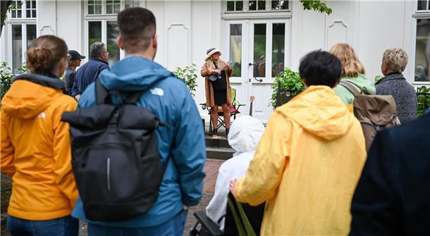 Ob Hausecke, Vorgarten oder Balkon, die Goethestraße nimmt mit auf eine musikali...