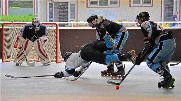 Ob Inline-Skaterhockey für den Belag der Rollsportanlage zu viel ist, soll ein Gutachten klären. Es wird für kommende Woche erwartet.