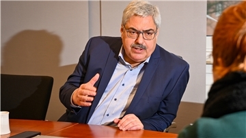 OB Melf Grantz im NZ-Interview mit Maike Wessolowski und Jens Gehrke.