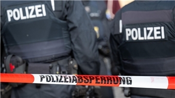 Ob sich die drei Männer kannten, dazu konnte die Polizei zunächst noch nichts sagen (Symbolfoto).