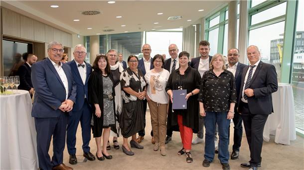 Oberbürgermeister Melf Grantz (SPD) verabschiedet die Mitglieder, die aus der Stadtverordnetenversammlung und dem Magistrat ausgeschieden sind. 