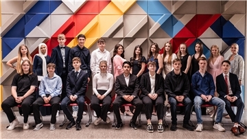 Oberschule Langen, Klasse R10a: Stehreihe (v.l.n.r.): Gudrun Schnieder, Miryam J...