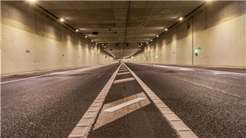 Der Hafentunnel in Bremerhaven wird nochmals teurer Straße im Tunnel
