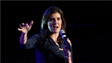 Offen ist, wie lange Haley noch im Rennen bleiben wird, da ihr faktisch keine Chancen mehr eingeräumt werden, Trump zu schlagen.