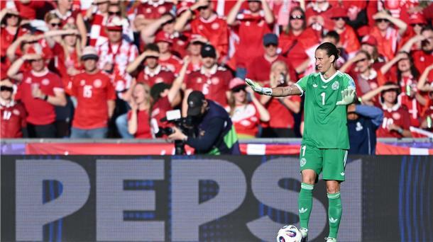 Torfrau Berger: Für den Opa bis ins EM-Finale Offensive Torhüterin: Ann-Katrin Berger