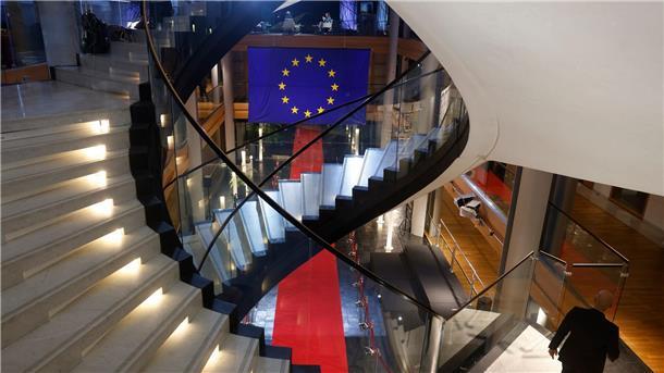 Lobbyisten können Transparenzregeln in der EU umgehen „Oft findet der Austausch zwischen Lobbyisten und EU-Gesetzgebern fernab der öffentlichen Wahrnehmung statt.“